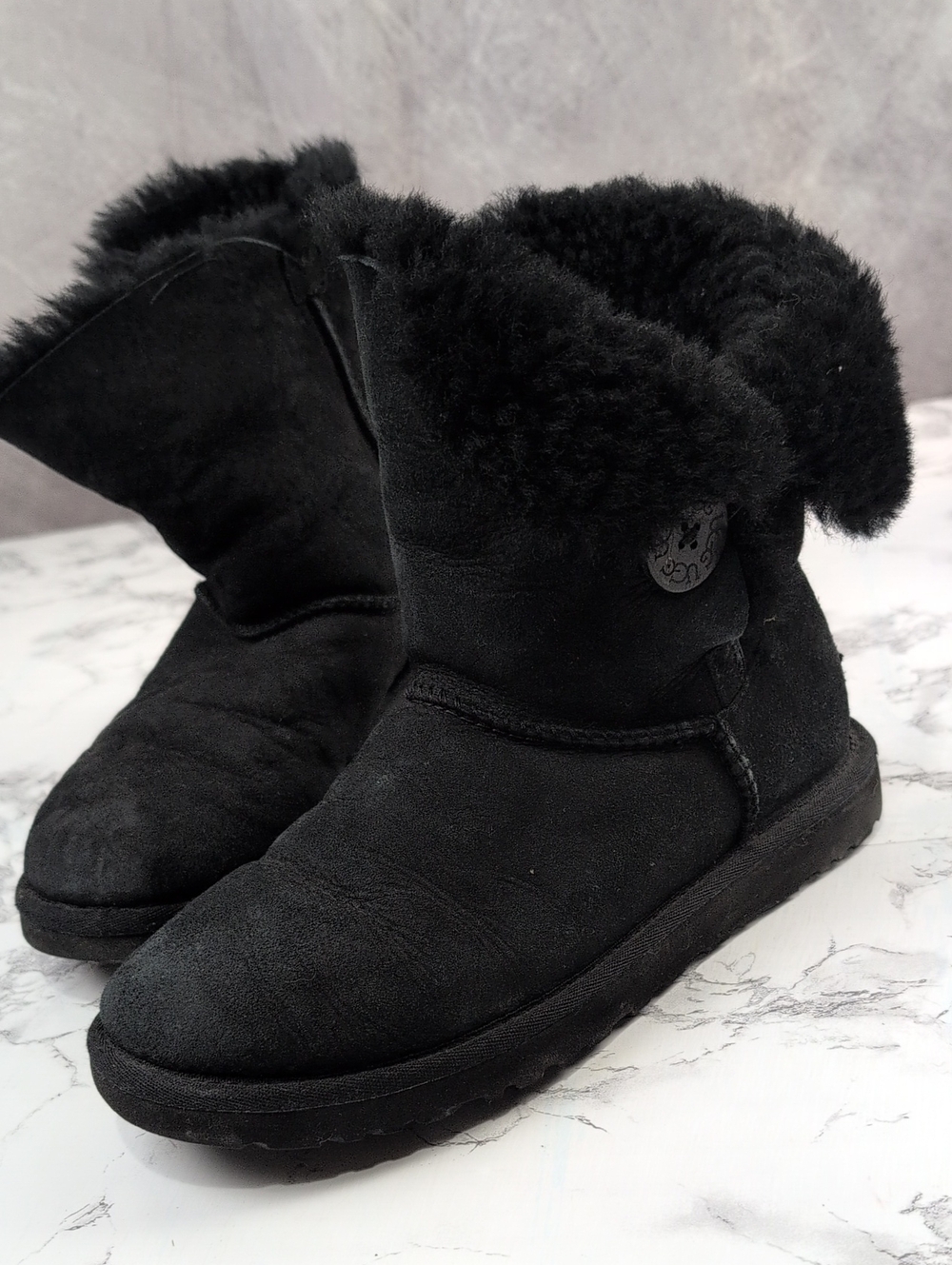 UGG Australia Classic Bailey Button Black Sheepskin Boots - Women’s Size 6